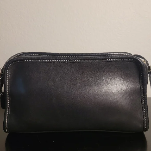 Coach Rare vintage made in USA crossbody bag. - Picture 3 of 16